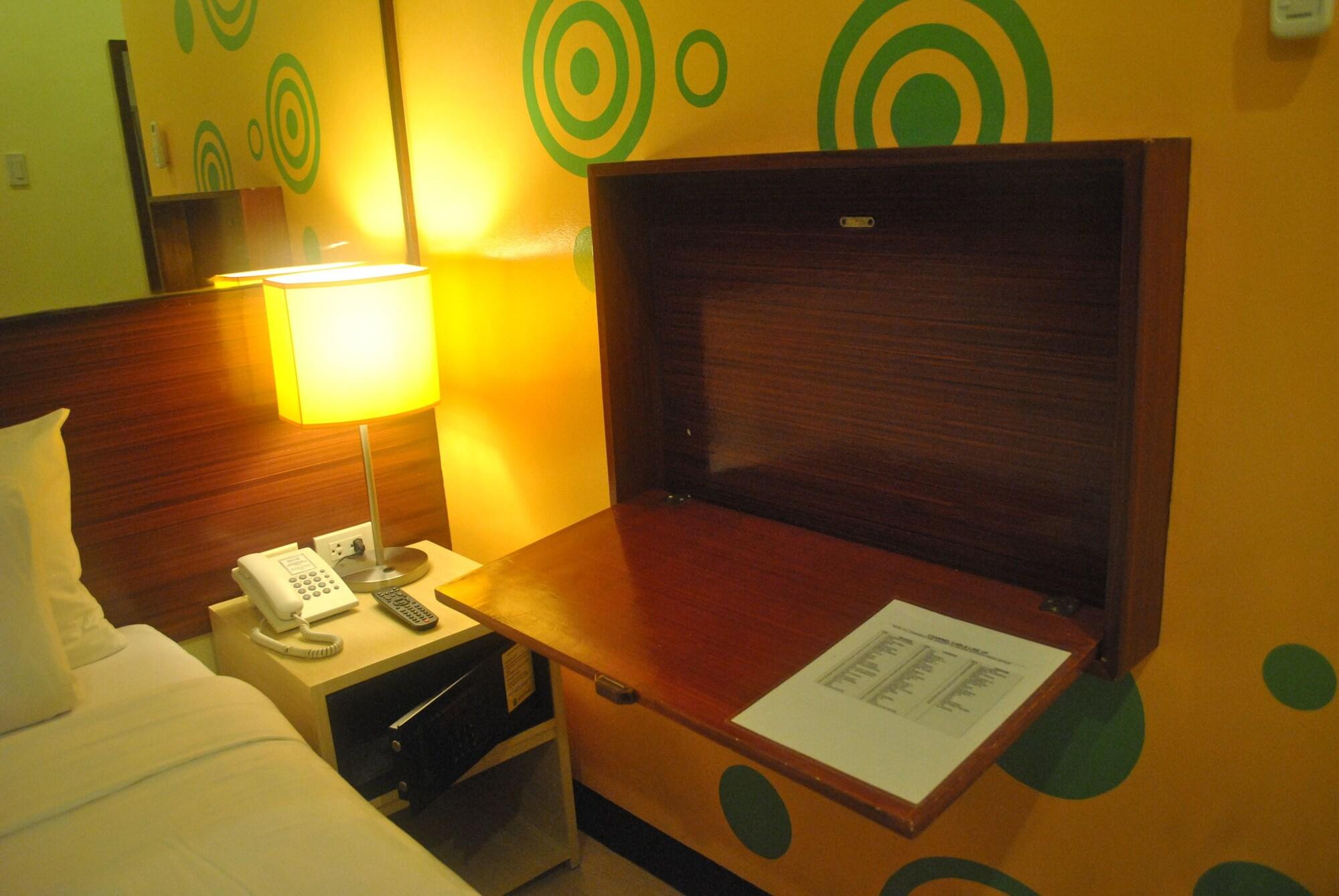 Go Hotels Tacloban Exterior photo