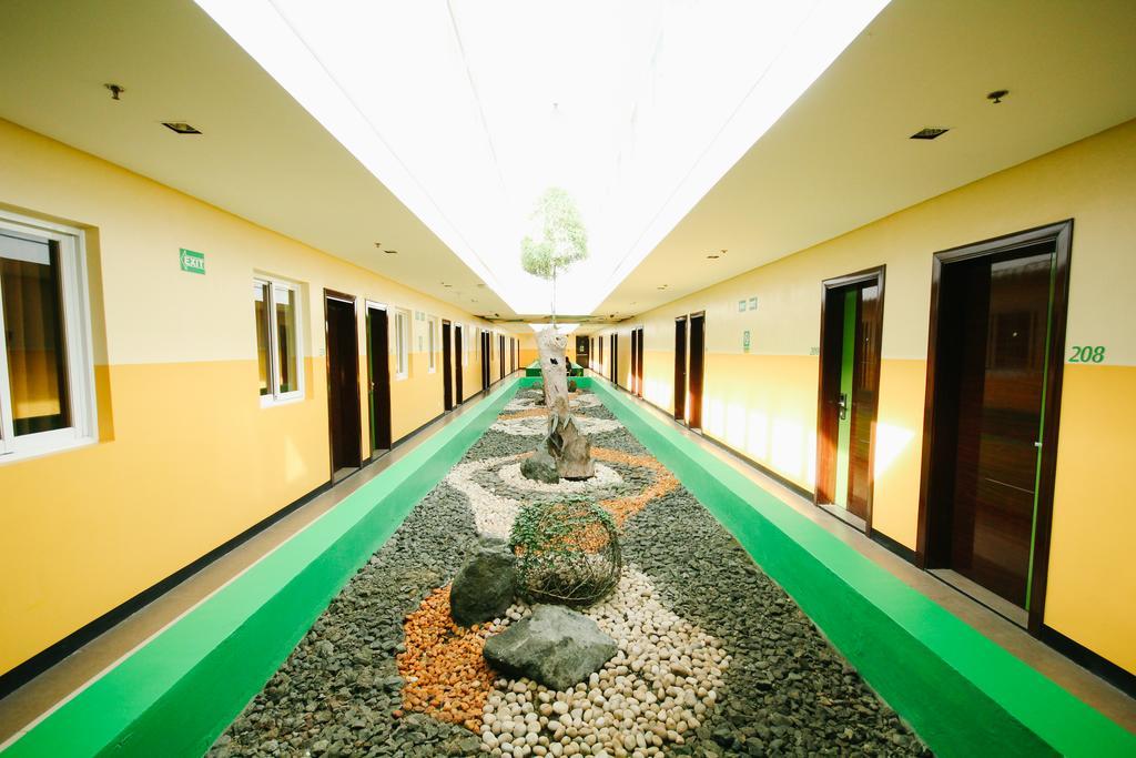 Go Hotels Tacloban Exterior photo